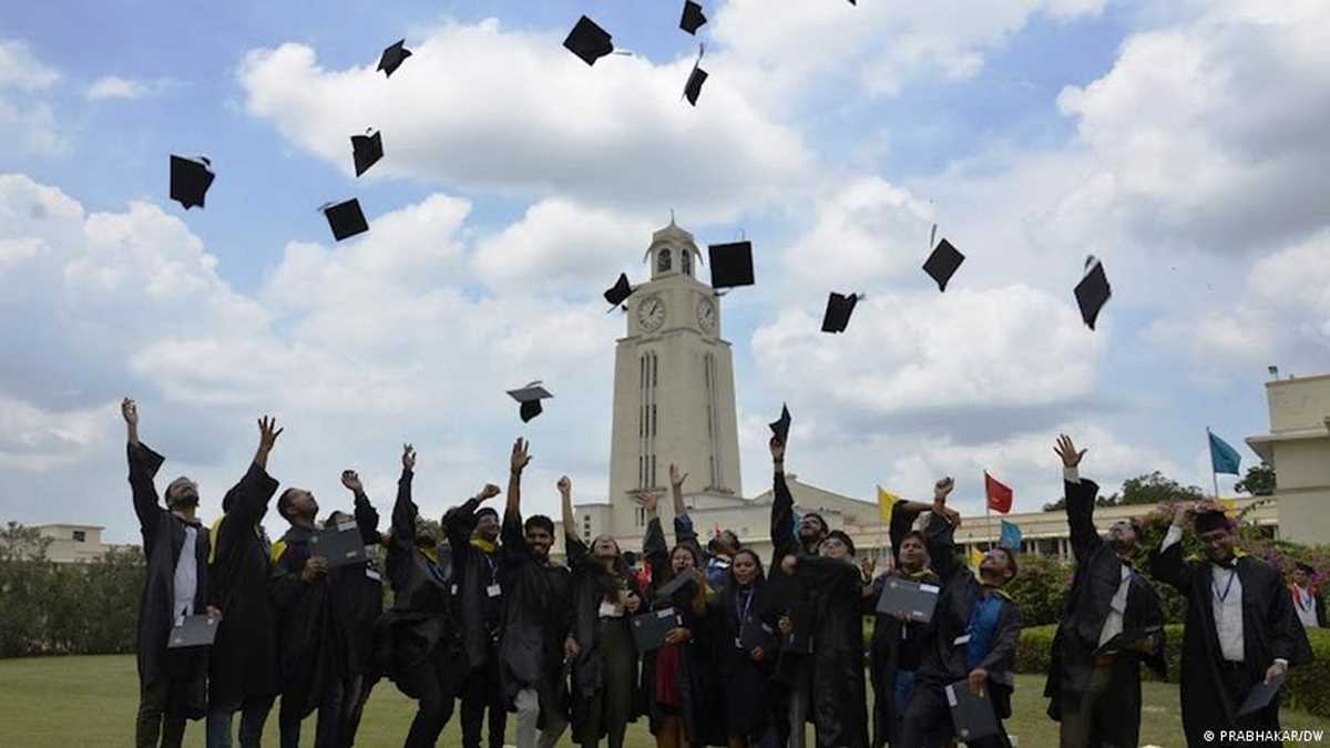 आईआईटी तक में अमेरिकी कंपनियों के ऑफर में भारी गिरावट